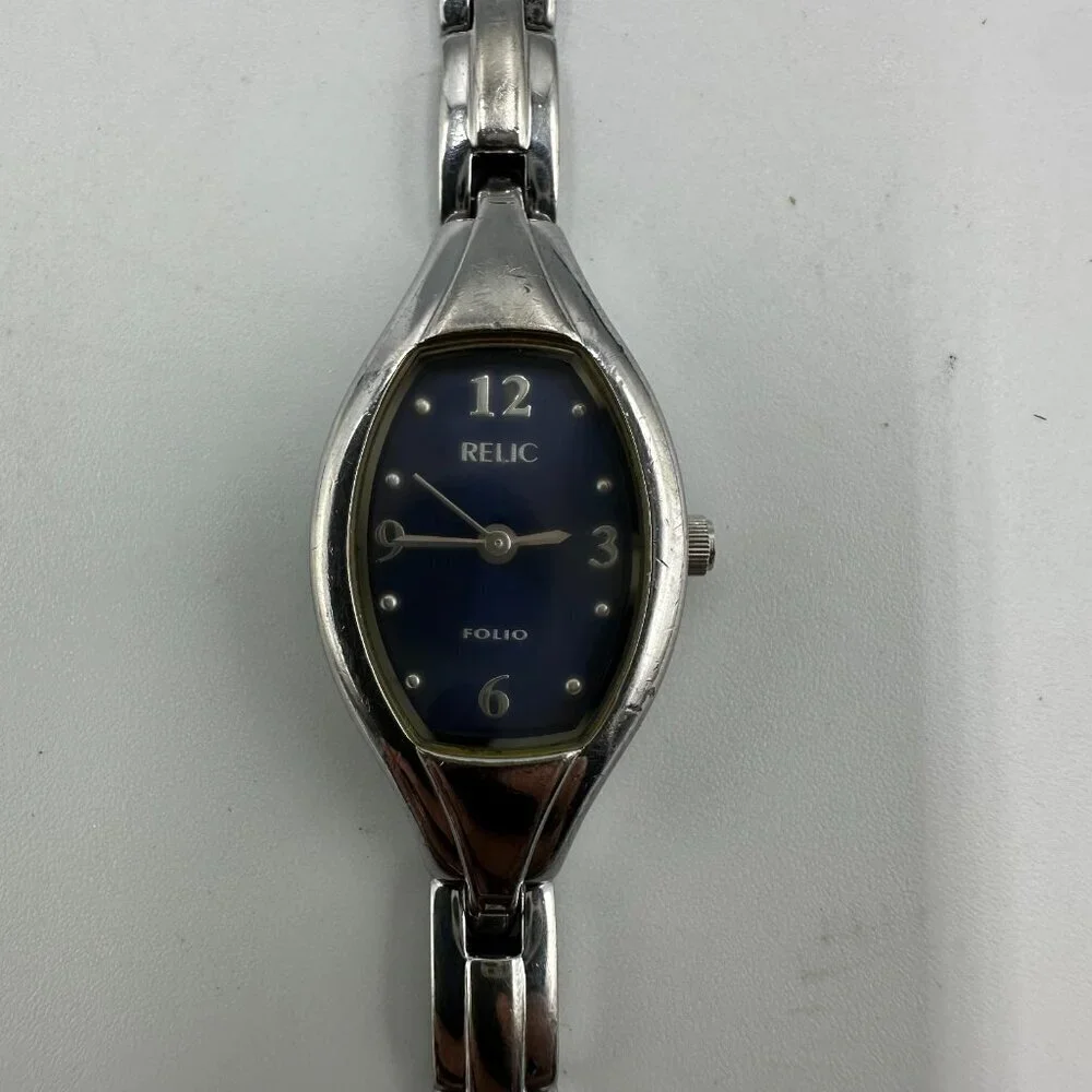 3/$30 Relic Folio Watch Women Silver Tone Blue Dial Barrel Case ZR33415